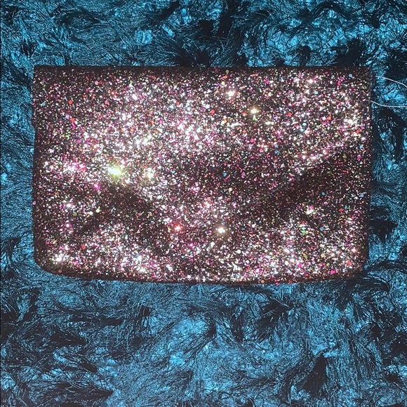 NEW | Glitter Clutch - Picture 2 of 6